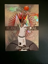 1997-98 Metal Universe - Planet Metal Kevin Garnett #8 PM