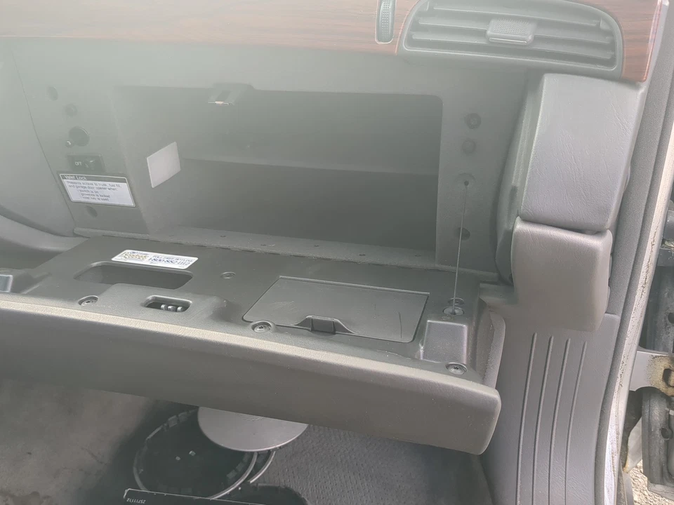 Cadillac Deville 2001 guantera de pasajero puerta compartimento de almacenamiento YLVDH Foto 2 de 2