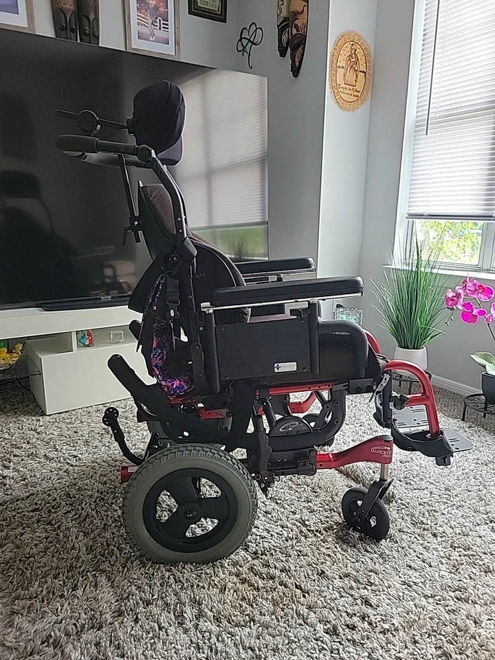 Quickie IRIS. Silla de ruedas usada para discapacitados. Foto 3 de 4