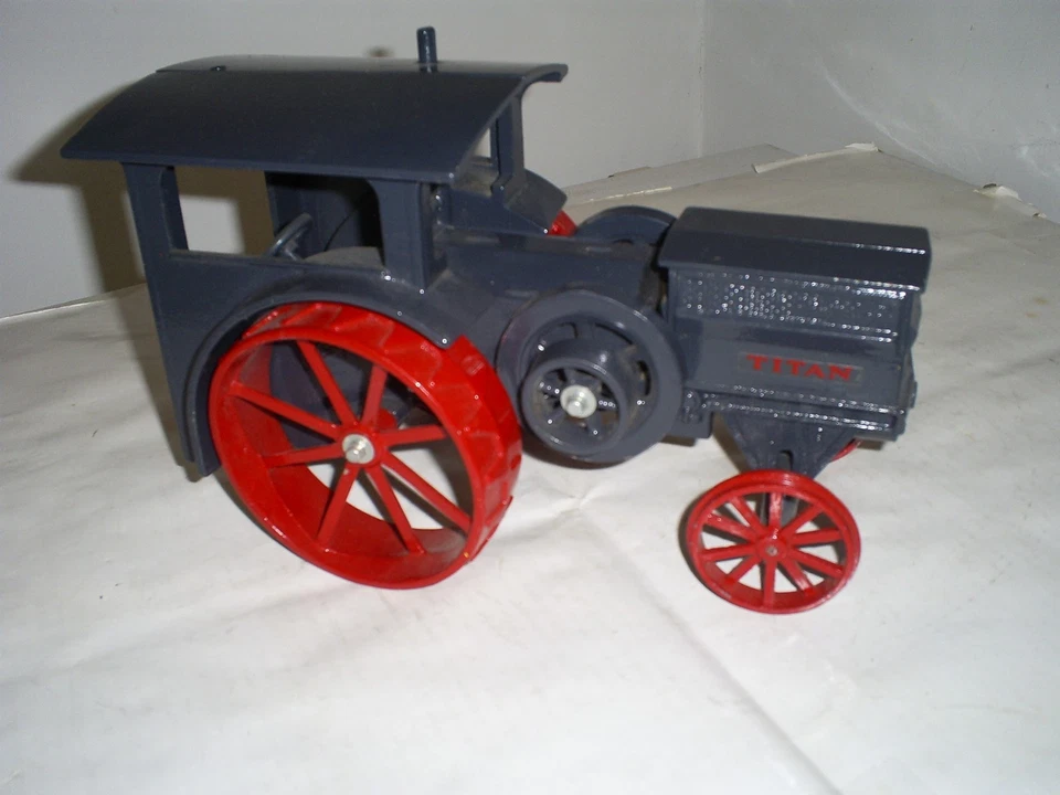 IH Titan 10-20 - Image 3 of 4