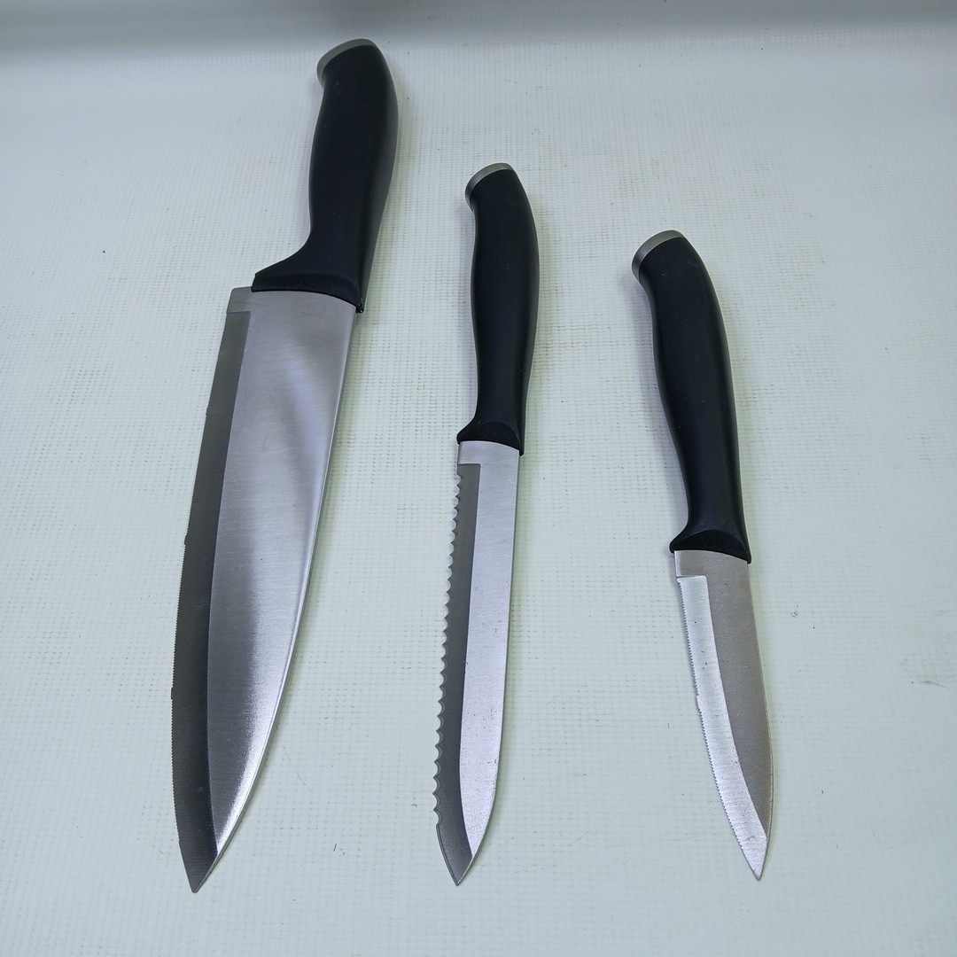 Silvercap 3-piece Starter Knife Set Henckels, Never Need Sharpening - 13582-002