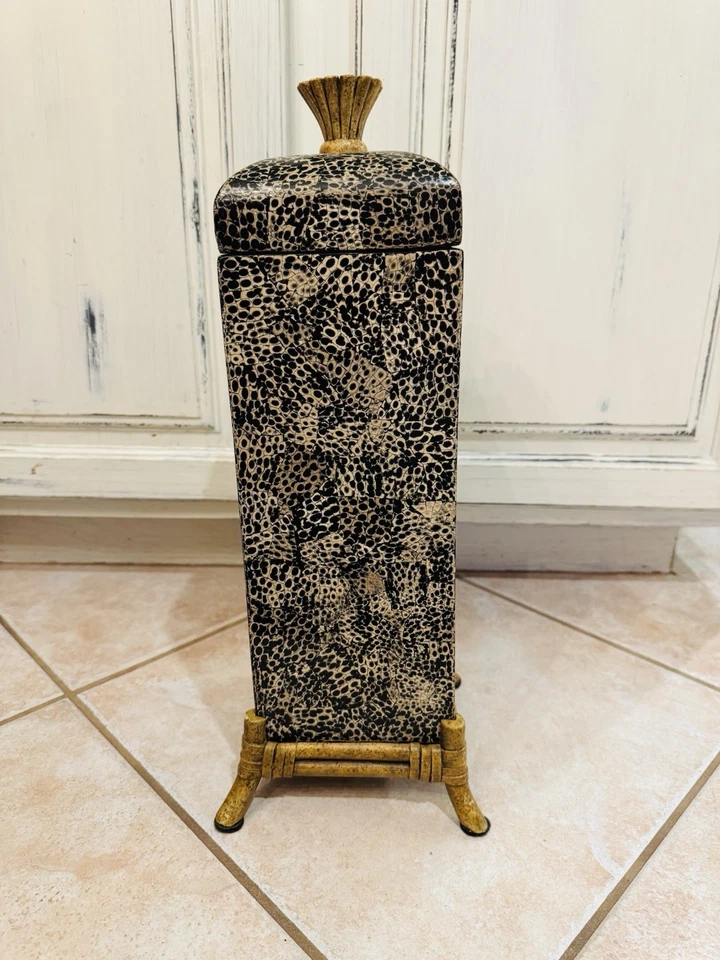 Tarro decorativo alto Maitland Smith bote negro/beige soporte de bambú Foto 2 de 4