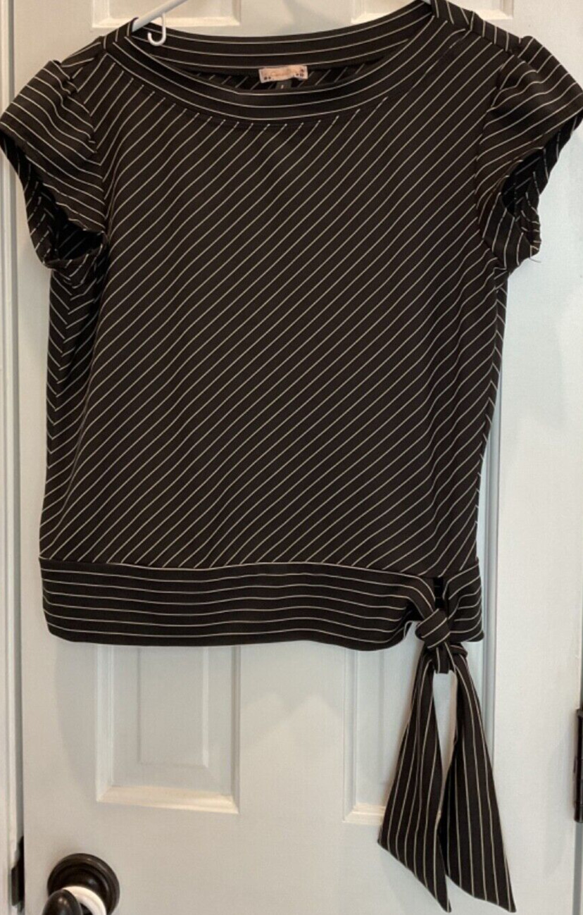 LUNA CHIX  SHORT SLEEVE BLACK  WHITE STRIPE  JUNIOR TOP  SIZE LARGE  NEW