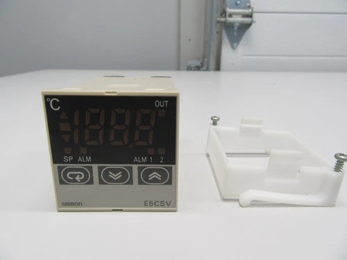 Omron E5CSV-Q1KJ-W Temperature Controller / Lineup