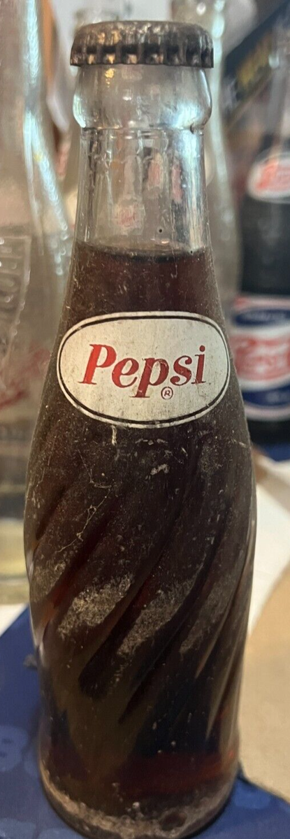 1960's VINTAGE PEPSI BOTTLE----SWIRL GLASS----6 1/2 OUNCE----FULL