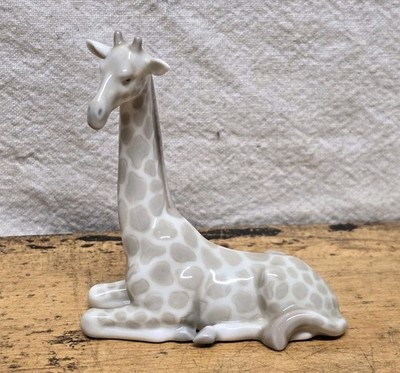 Lladro Mini Giraffe #5316 ''Jirafa Miniscula'' Porcelain Figurine 3 1/2'' Repaired