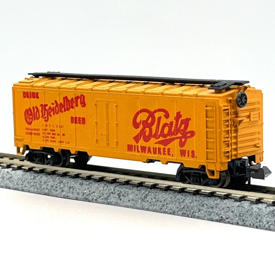 Minitrix N Scale 3249 Old Heidelberg Blatz Beer 40ft Steel Reefer URTX 27107 - Image 2 of 4