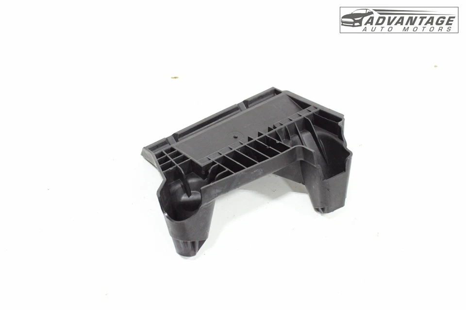 Ford Edge 2015-2024 2,0 L L L4 bandeja de batería soporte de montaje en caja soporte OEM Foto 3 de 4
