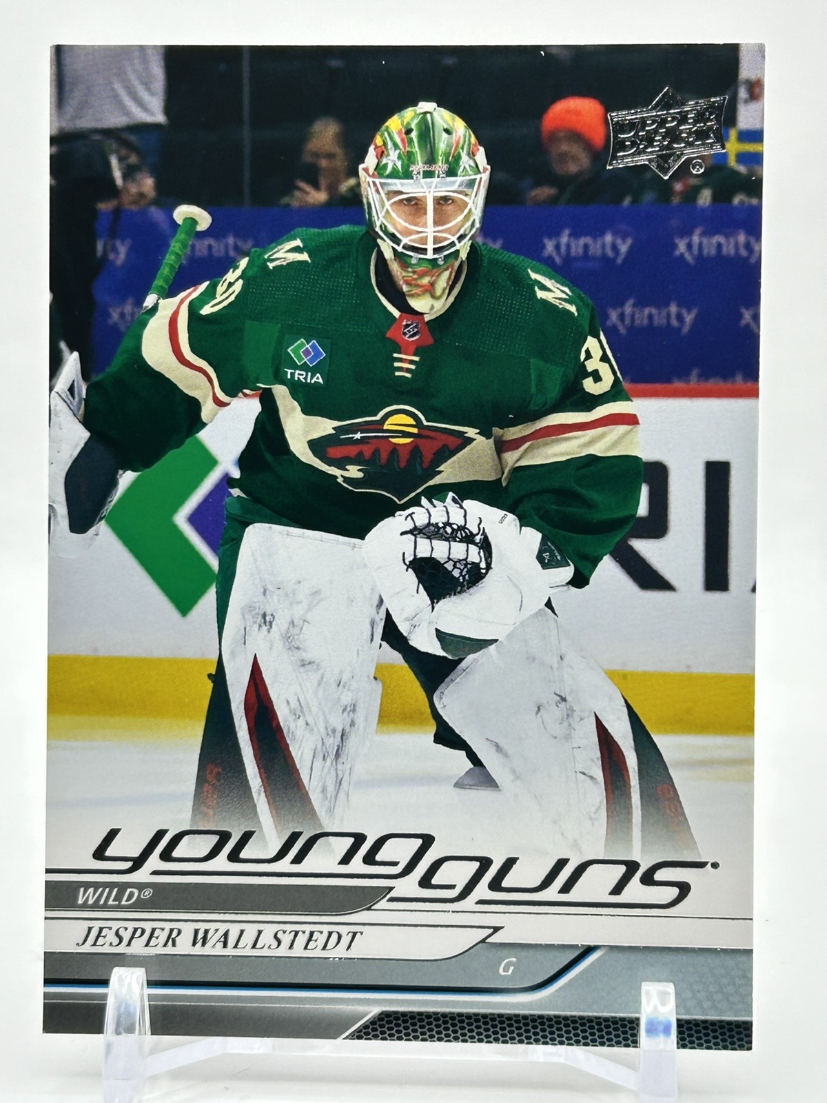 Jesper Wallstedt 2024-25 Upper Deck Series 1 - Young Guns #202 (RC)