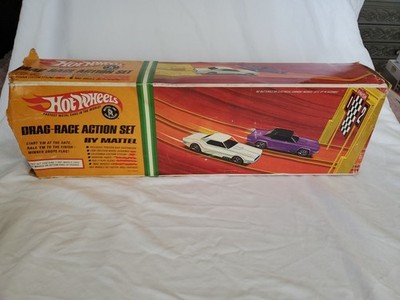 Vintage Hot Wheels Drag Race Action Set Complete with 2 Cars Original Box 1967