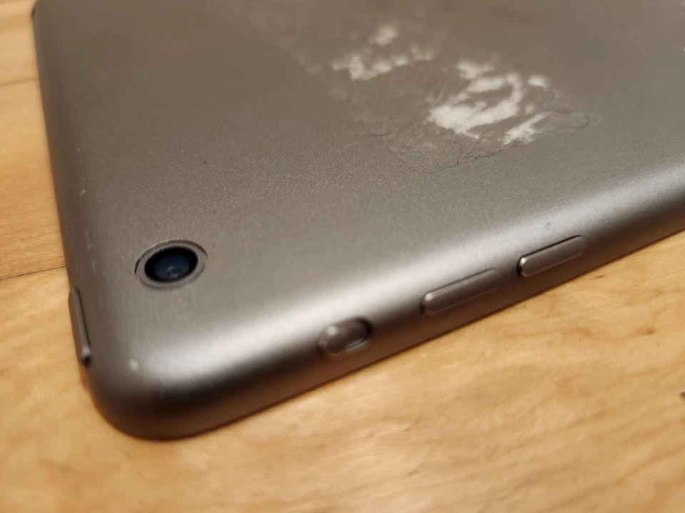 Ipad mini 1st gen black AS-IS, Fully Working, Cracked Screen FOR MONITOR/DISPLAY - Image 4 of 4