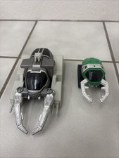 Vehículo de batalla BeetleBorgs titanio plata Bandai 1997 y cazador verde
