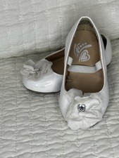 PLACE Girls White Flower Rhinestone Hook  Loop Ankle Strap Ballet Flats