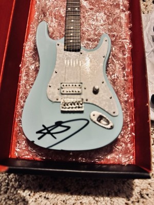 AUTOGRAPHED Tom DeLonge Blink-182 Mini Stratocaster Guitar from