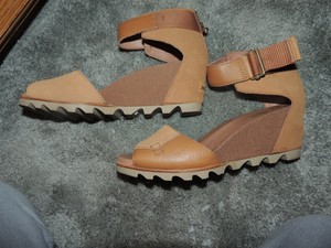 sorel joanie ankle strap