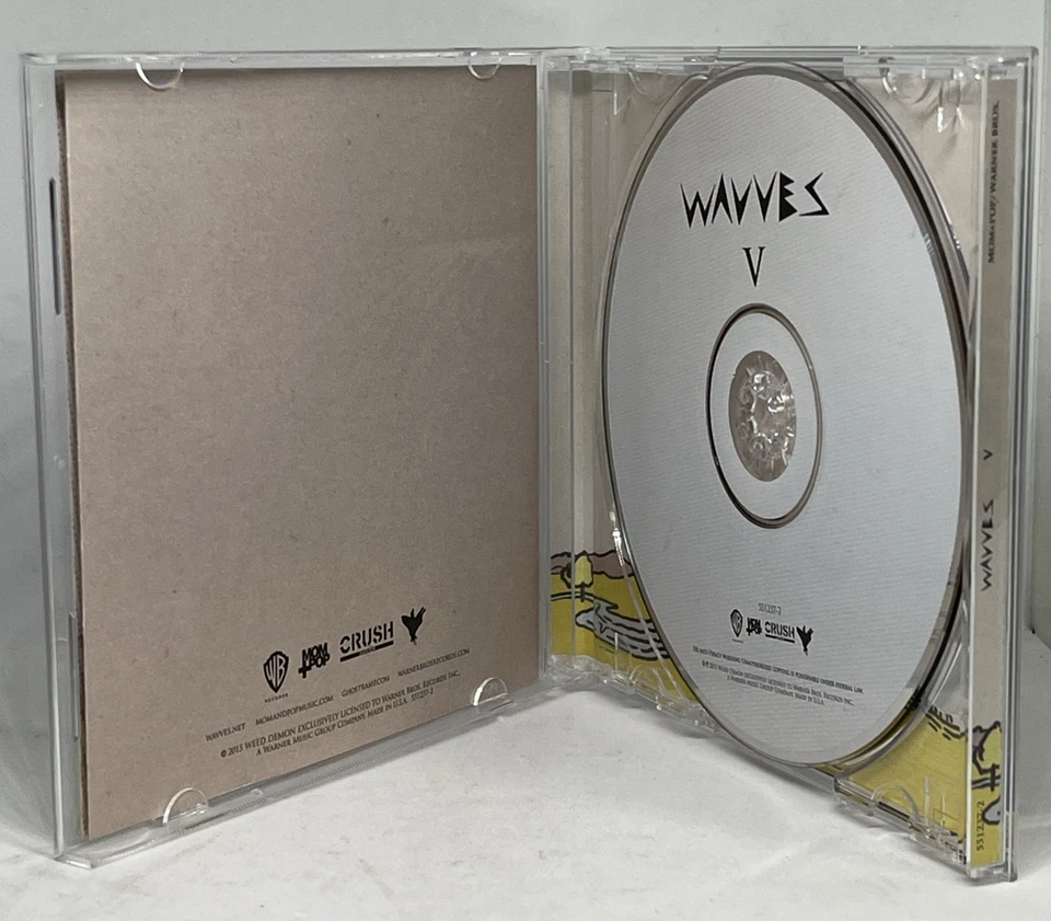 Wavves – V CD, Album Mom + Pop/ Warner Bros. Records 2015 - Image 4 of 4