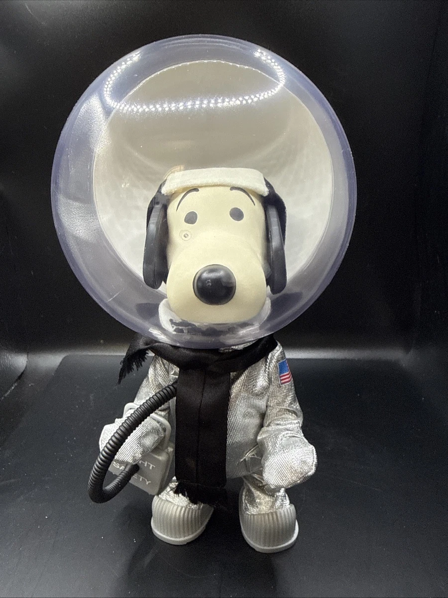Snoopy Astronaut In Collectible Peanuts Figurines for sale | eBay