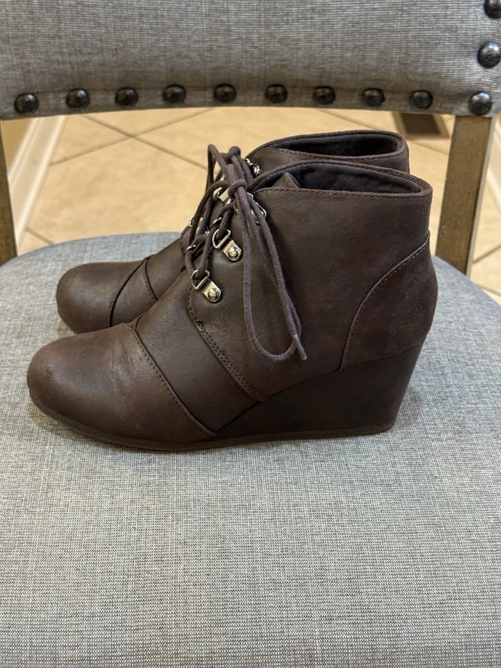Soda Women’s Brown Faux Leather Booties, Ankle Boots Size 9 - Image 3 of 4