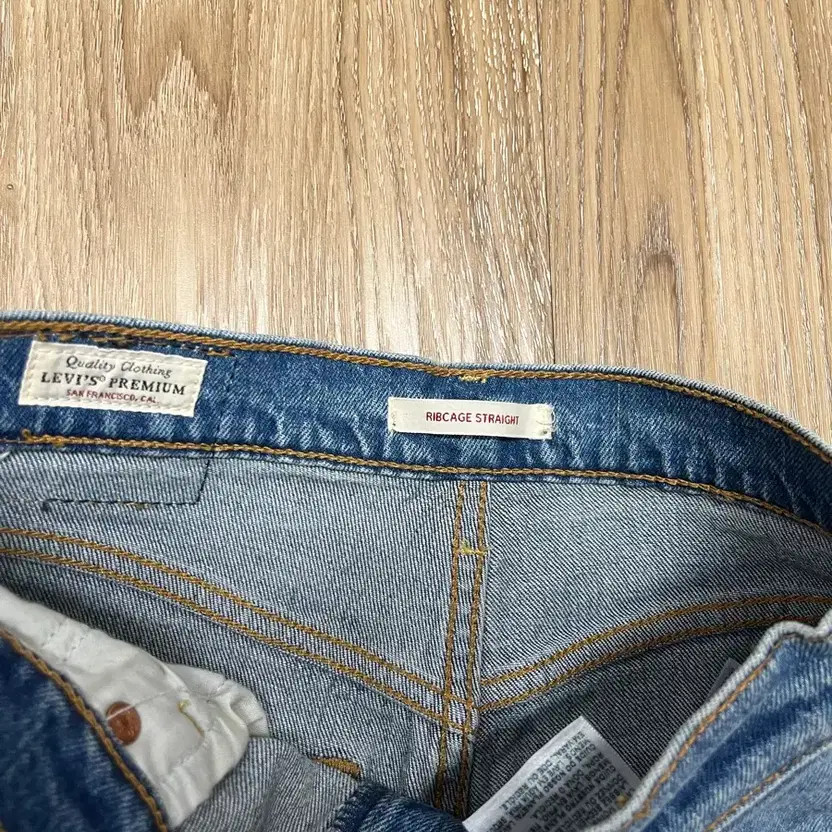 Levi's 25 Waist Blue Denim Jeans Straight Fit thumbnail 5