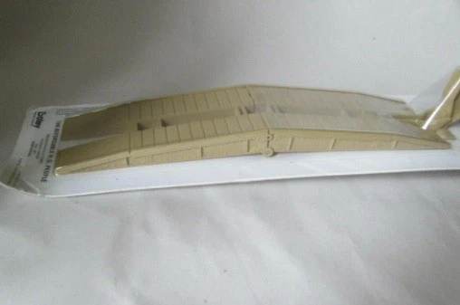 Boley 2127 1:87 Die Cast Tan Army Armored Bridge Launch Vehicle - Image 2 of 2