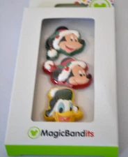 Holiday Mickey Minnie Donald Disney Magic Band Bandits HTF