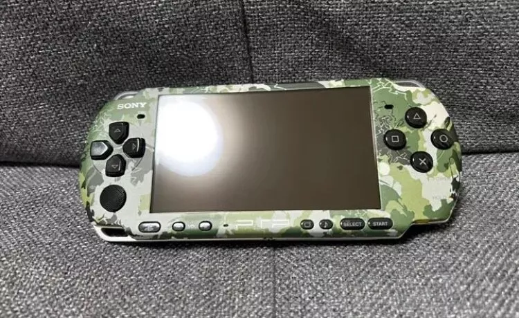 PSP 3000 SONY Metal Gear Solid Premium Package Camouflage Body