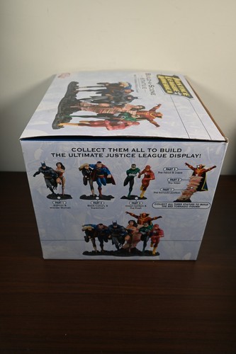 Justice League of America Build A Scene Statue Part 2 Superman & Black Canary - Picture 4 of 12