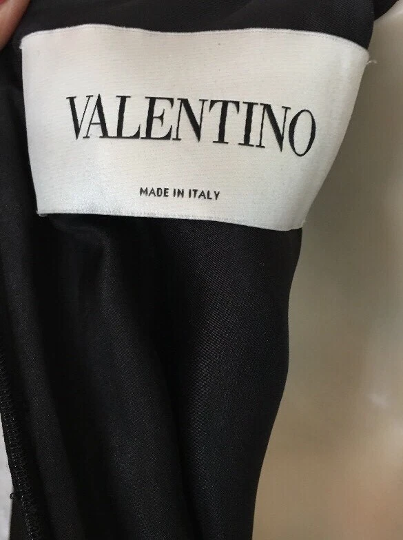 Abito Valentino lana nera manica a crappa borchie oro borchie con etichette $2950 taglia 4