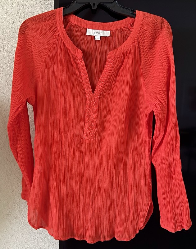 Anne Taylor LOFT Orange/Red Gauze Top W/Embellishments Sz XS V-neck Long Sleeved