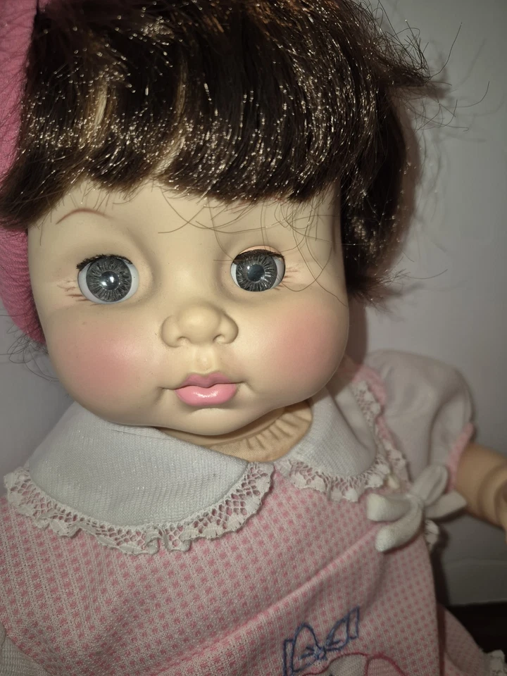 Muñeca bebé rubia Effanbee 1969 ciruela de azúcar 20" ojos dormidos cuerpo de tela Foto 2 de 4