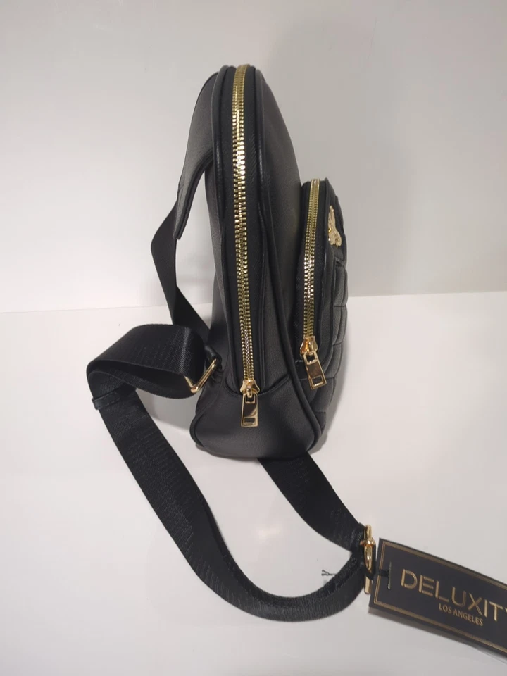 Deluxity Los Angeles Crossbody Bag Front Pouch With Tags Never Used  - Image 2 of 4