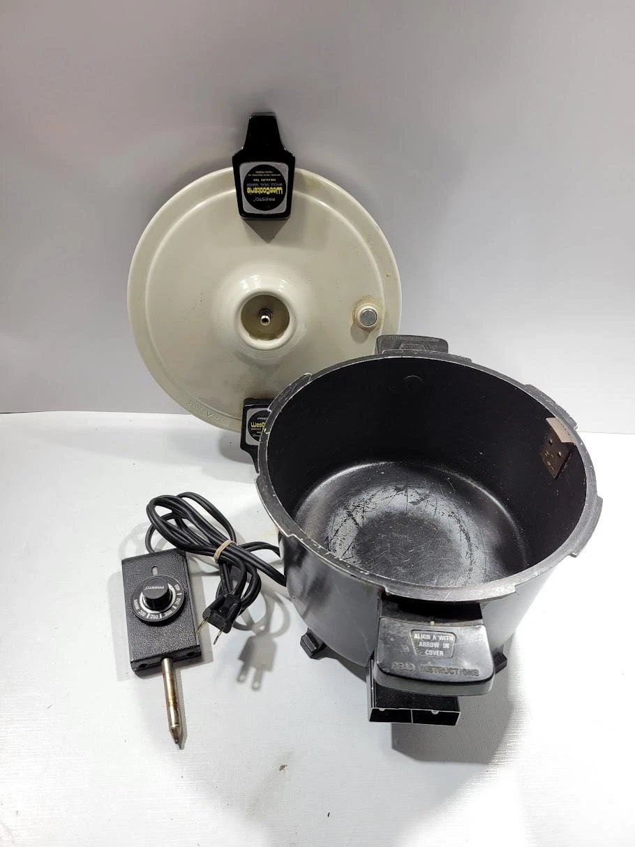 Vintage Presto WeeCookerie Whole Meal Maker Electric Pressure Pan Black Cooker