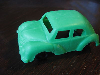 Voiture Miniature Renault 4cv Norev Plastique 1/43