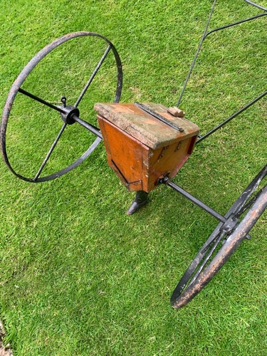 ANTIQUE GARDEN SEED DRILL H. BURLINGHAM EVESHAM WOODEN BOX AND METAL WHEELS VGC - Picture 5 of 8