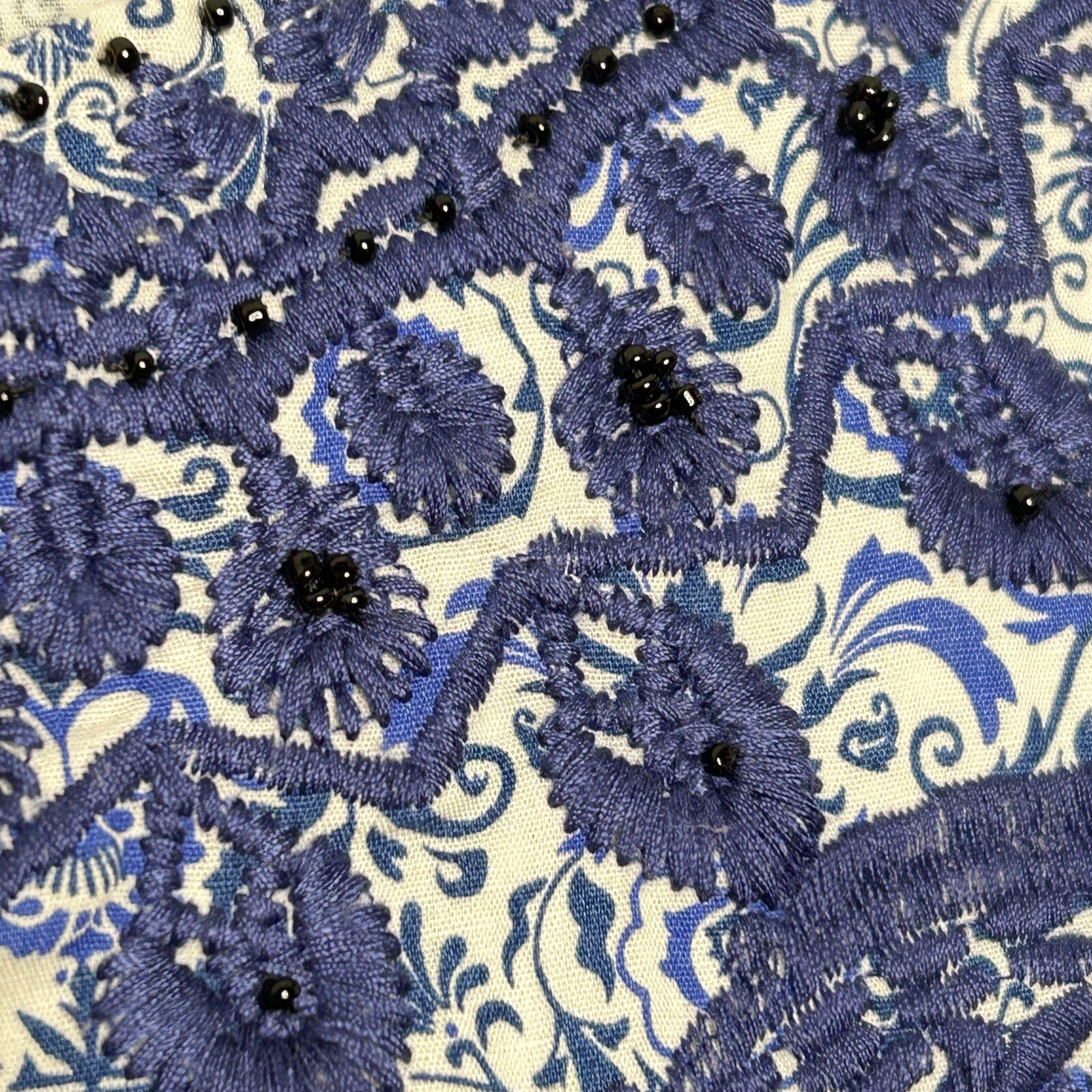 Solitaire Blue/White Leaf Patterned Embroidered &… - image 10