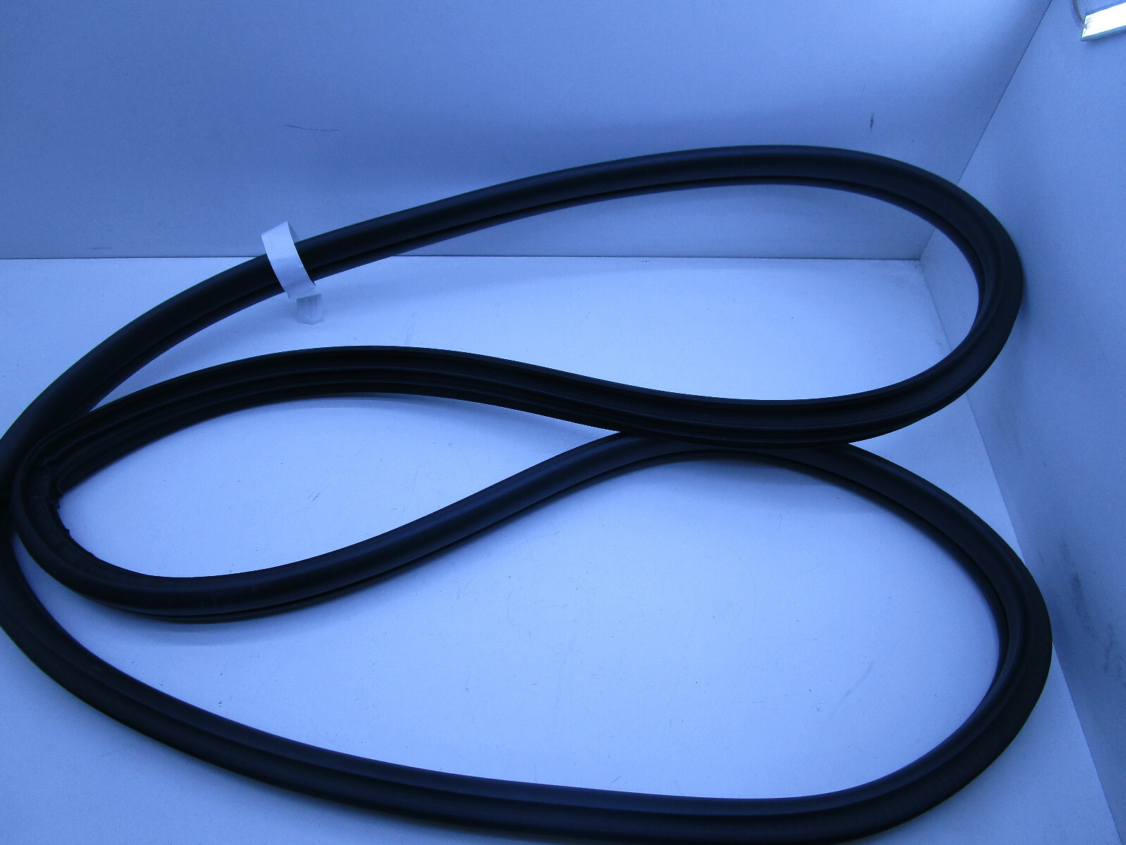 Genuine Holden Front Door Body Weatherstrip Suits Ve VF Commodore