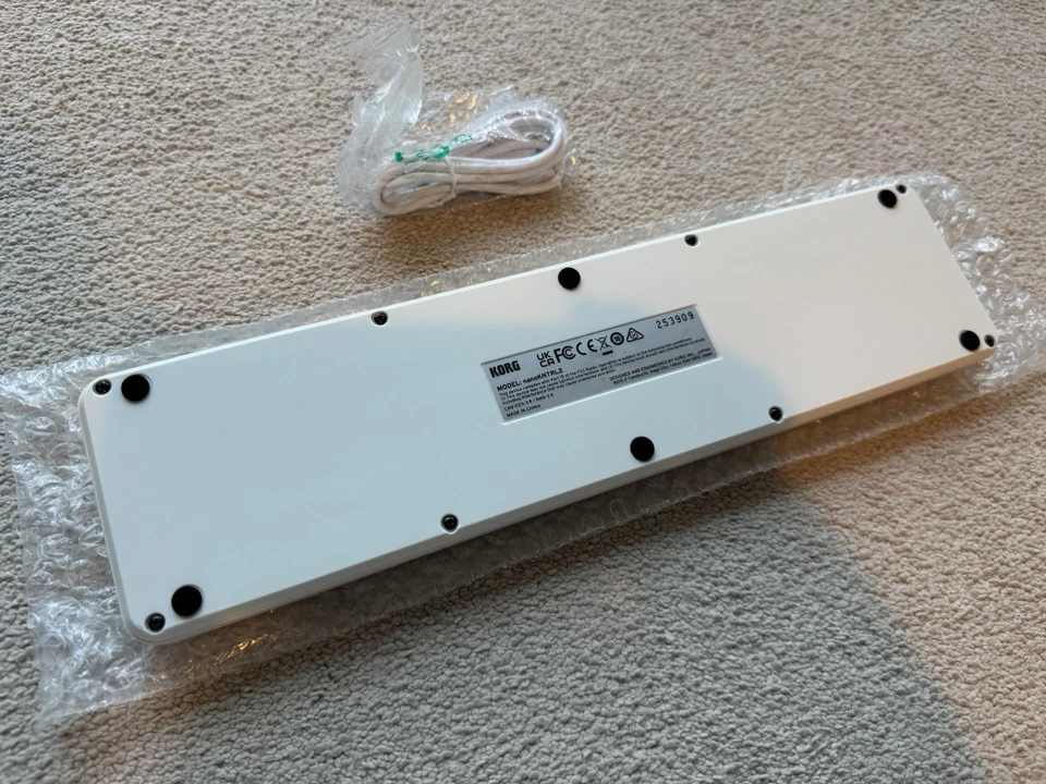 Korg nanoKONTROL2 Slimline USB MIDI Controller - White - Image 4 of 4