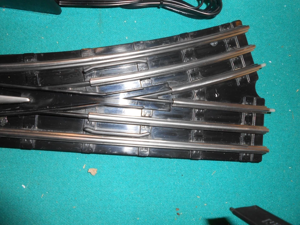 Lionel # 5166 Remote cntrld. O72 left hand switch tracks. Serviced Exc. cond. - Image 3 of 4