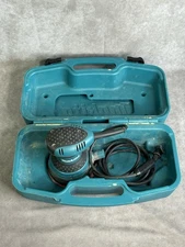 Makita Random Orbit Sander BO5030  With Case