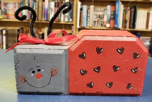 Lady Bug Garden Stone Heart Shaped Spots Red Bow Brick Cement Block Paint Décor - Picture 4 of 12