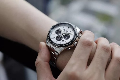 Seiko SBPY165 SOLAR Chronograph Men's Watch White Silver JAPAN NEW - Picture 2 of 4