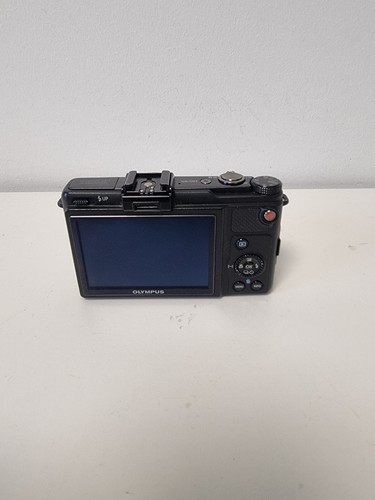 Olympus XZ-1 Black 10.0MP F/1.8 Digital Camera X-Series - Picture 5 of 15
