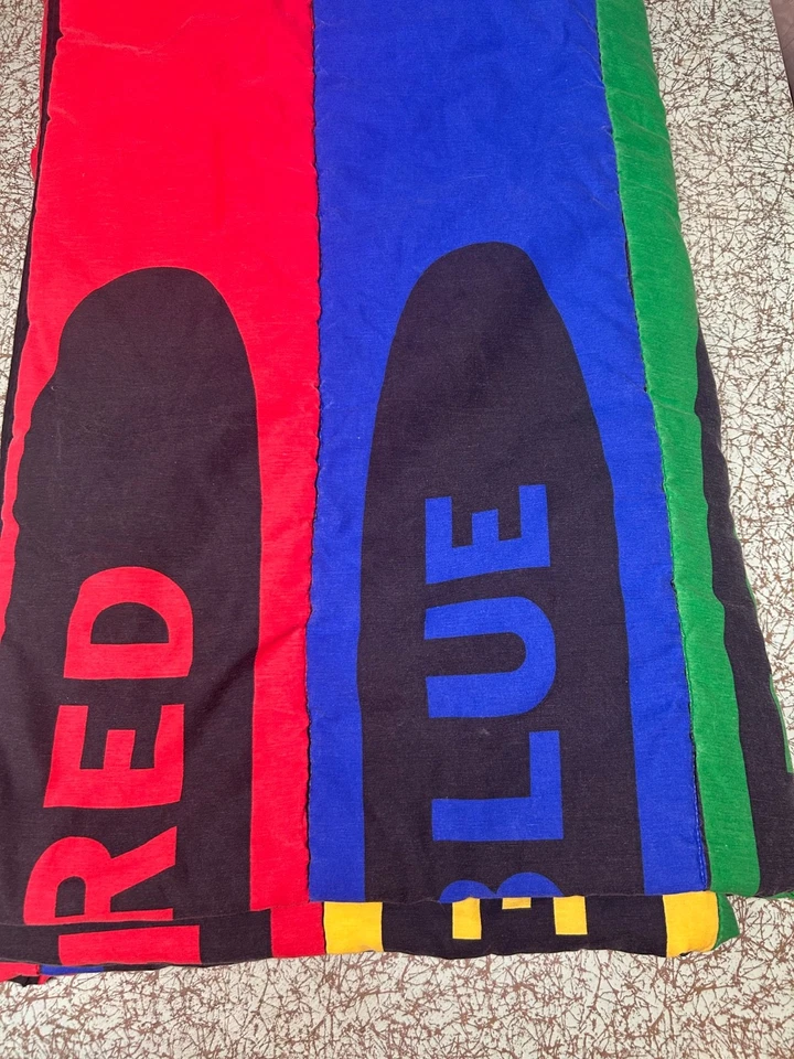 Edredón de colección Crayola Crayon Box tamaño completo 76X86 Foto 2 de 4