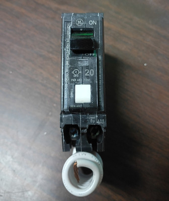 GE THQB1120AF2 CIRCUIT BREAKER AFCI 20 AMP 120/240VAC 1-POLE NEW IN BOX