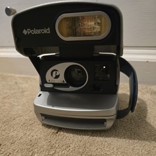 Polaroid P 600 analoge Sofortbildkamera Vintage, silber, integrierter Blitz