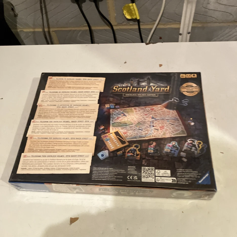 Ravensburger Scotland Yard Sherlock Homes Edition Family Strategy Board Game - Image 2 of 4