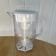 Pampered Chef Quick-Stir Pitcher 2 Quart  Checkerboard Pattern White Lid RETIRED