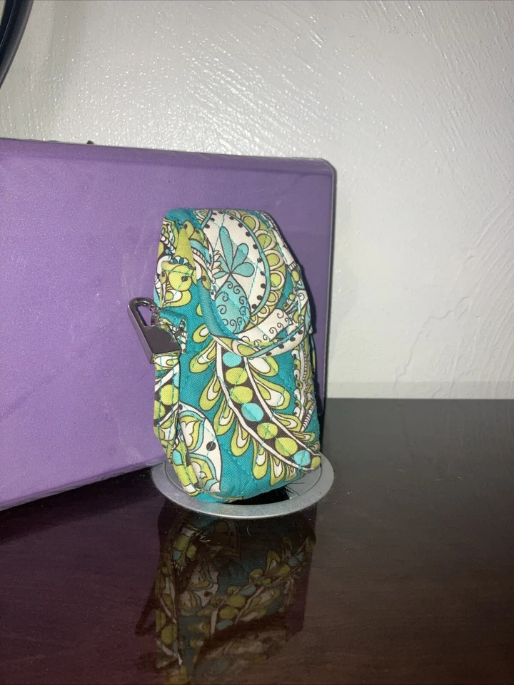 VERA BRADLEY CELL PHONE CASE IN BLUE AND GREEN  GOOD PRE OWNED - Image 2 of 4