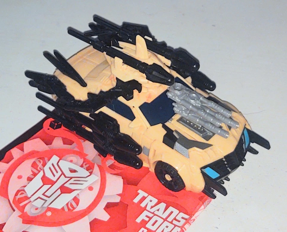 Transformers Beast Hunters BUMBLEBEE Complete Prime Deluxe - Image 2 of 4