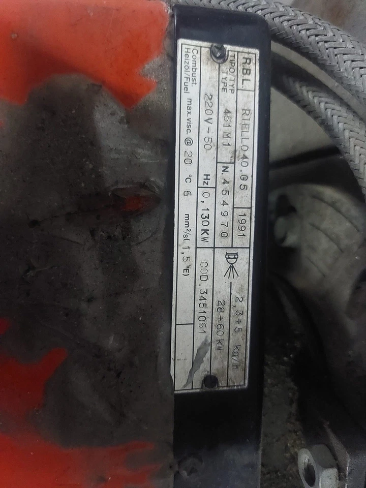 Bruciatore a Gasolio Riello Per Caldaia - Immagine 2 di 4